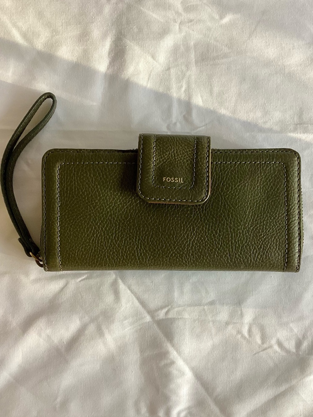 Fossil Olive Green Leather Wristlet Wallet with Strap